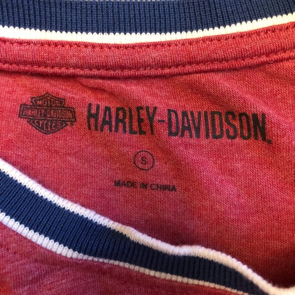 Women’s small HD T-shirt - Picture 3 of 3